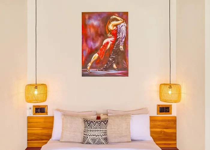Villa Tango - New Luxurious 7Bdr Prime Location Seminyak 